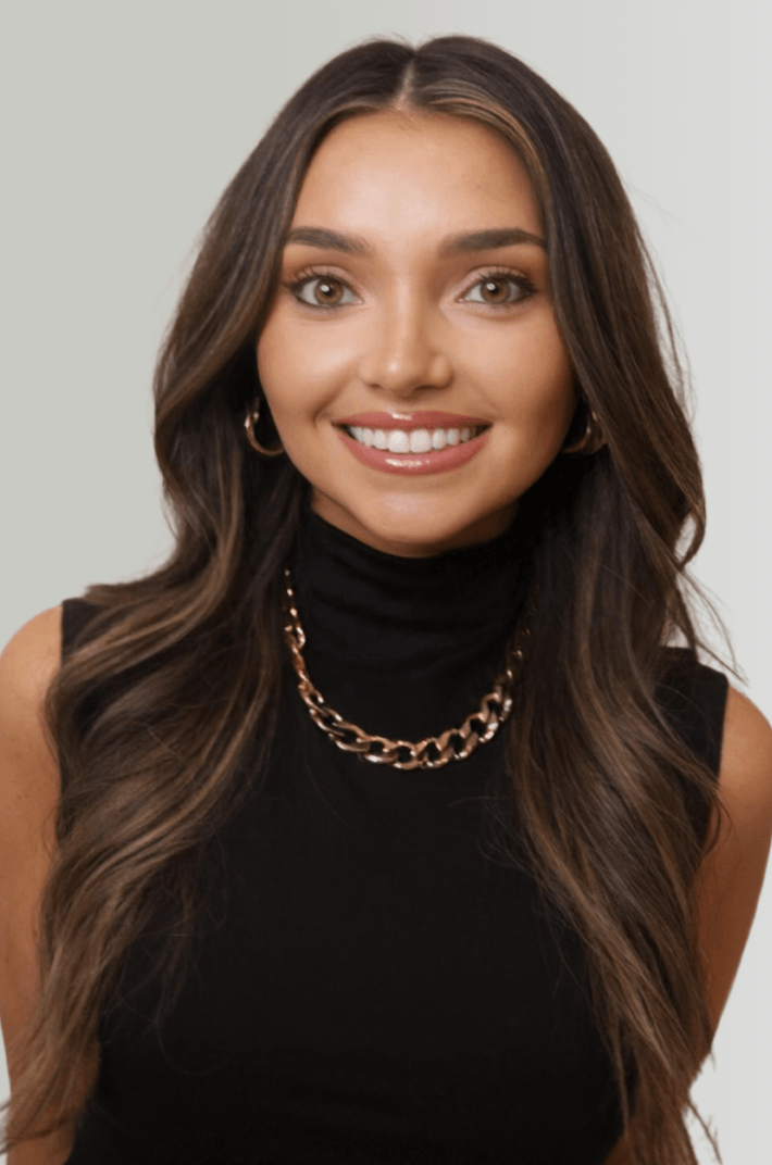 Nicole headshot